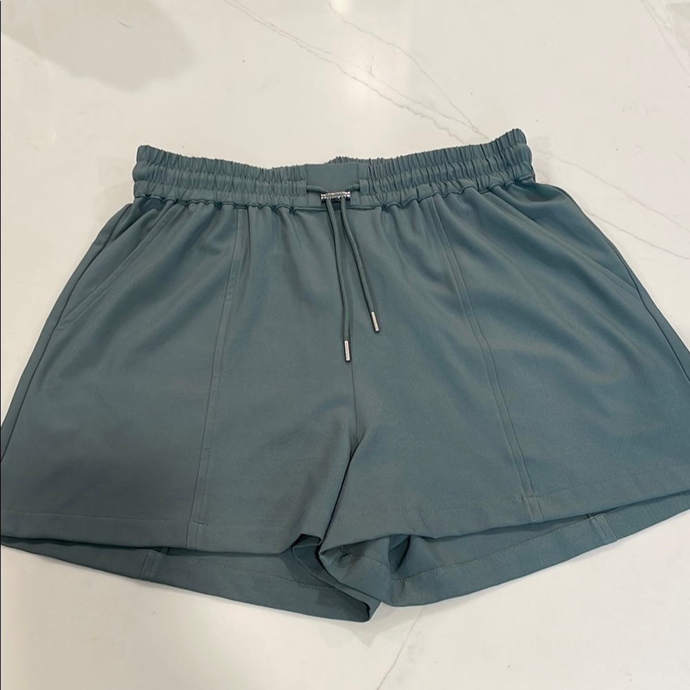 Varley Barket Shorts Lightweight Elastic Waist, M